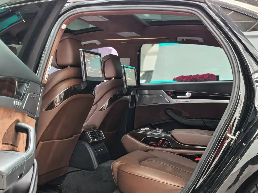 Audi A8 — миниатюра 6