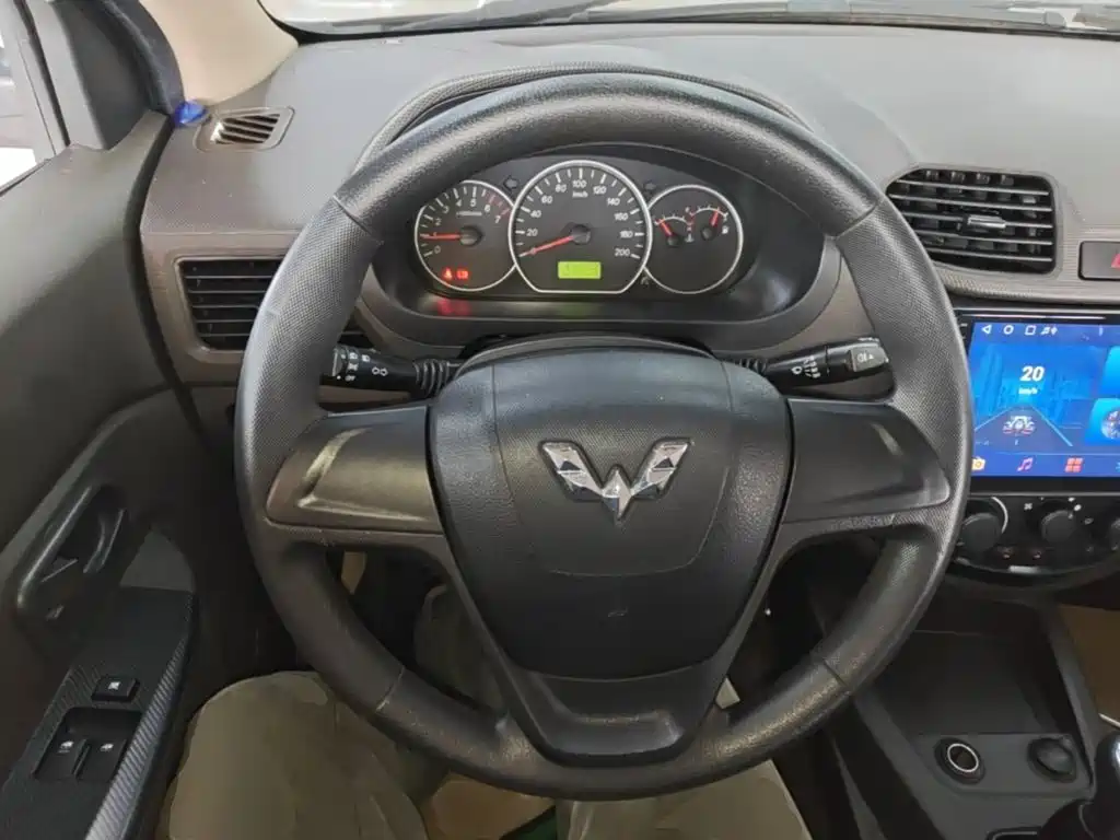 Wuling Hongguang — миниатюра 11