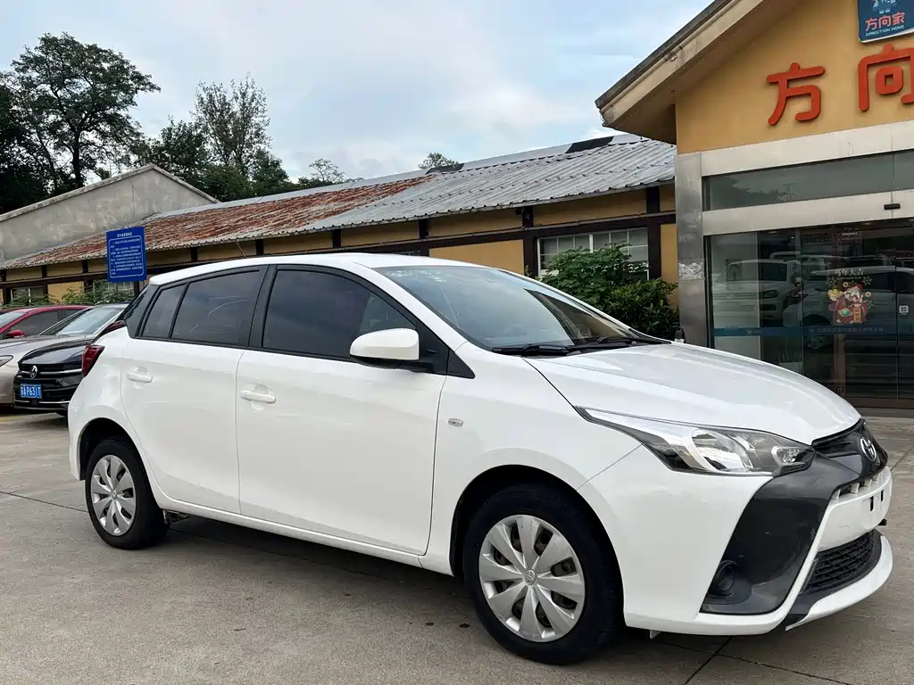 Toyota Yaris L — миниатюра 3