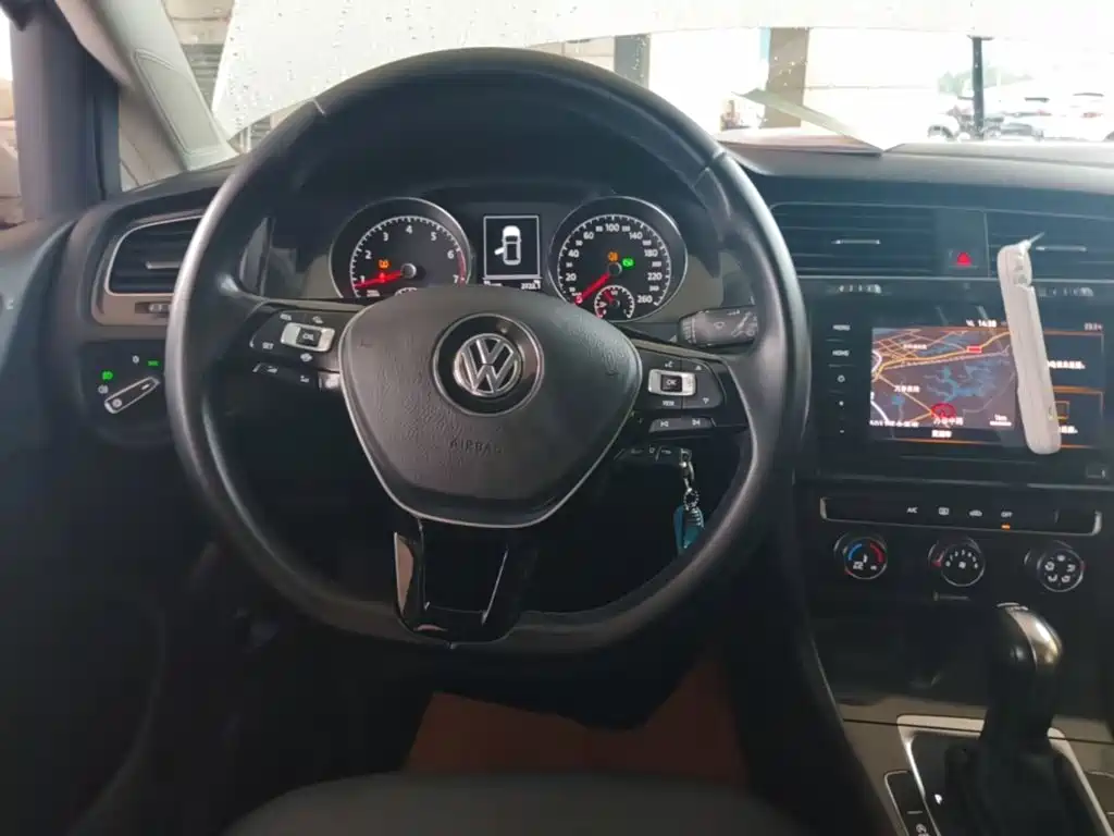 Volkswagen Golf — миниатюра 11