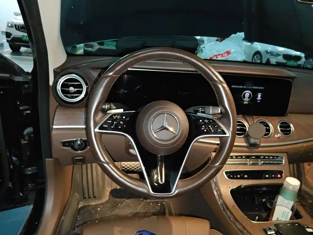 Mercedes-Benz E-Class — миниатюра 11