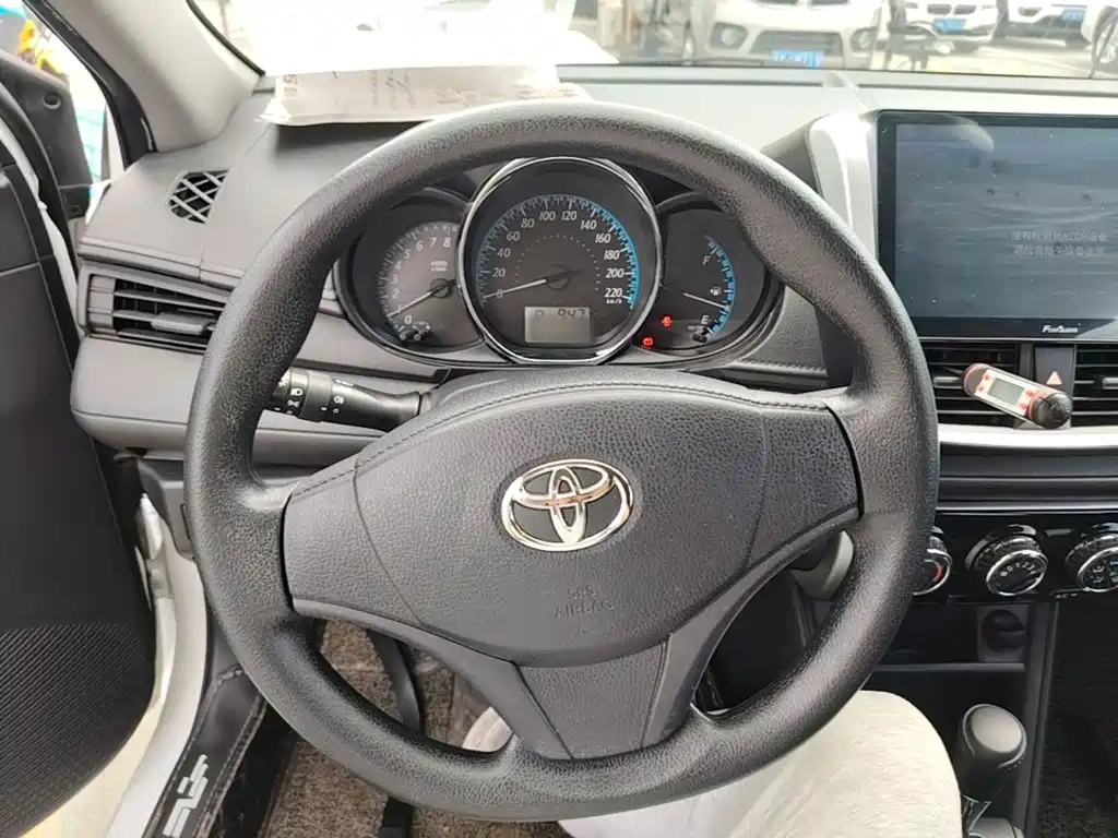 Toyota Yaris L — миниатюра 11