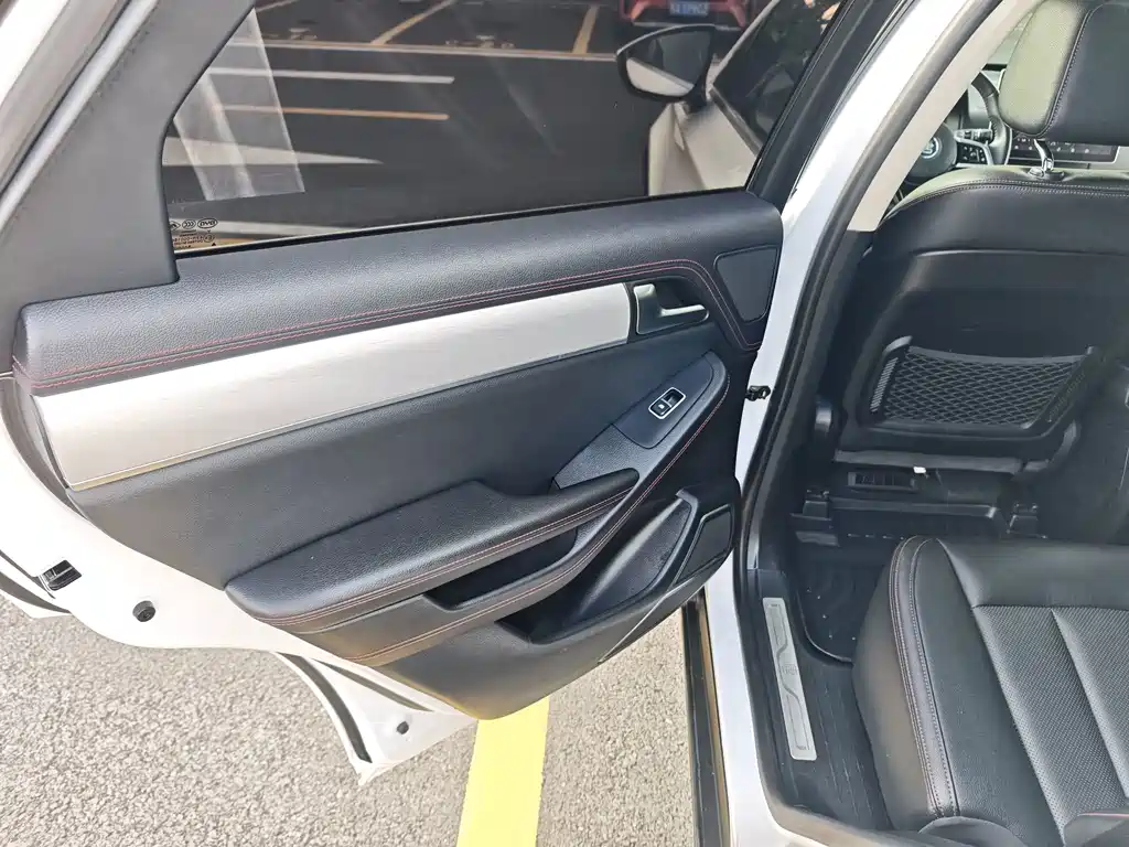 BYD Tang New Energy — миниатюра 14