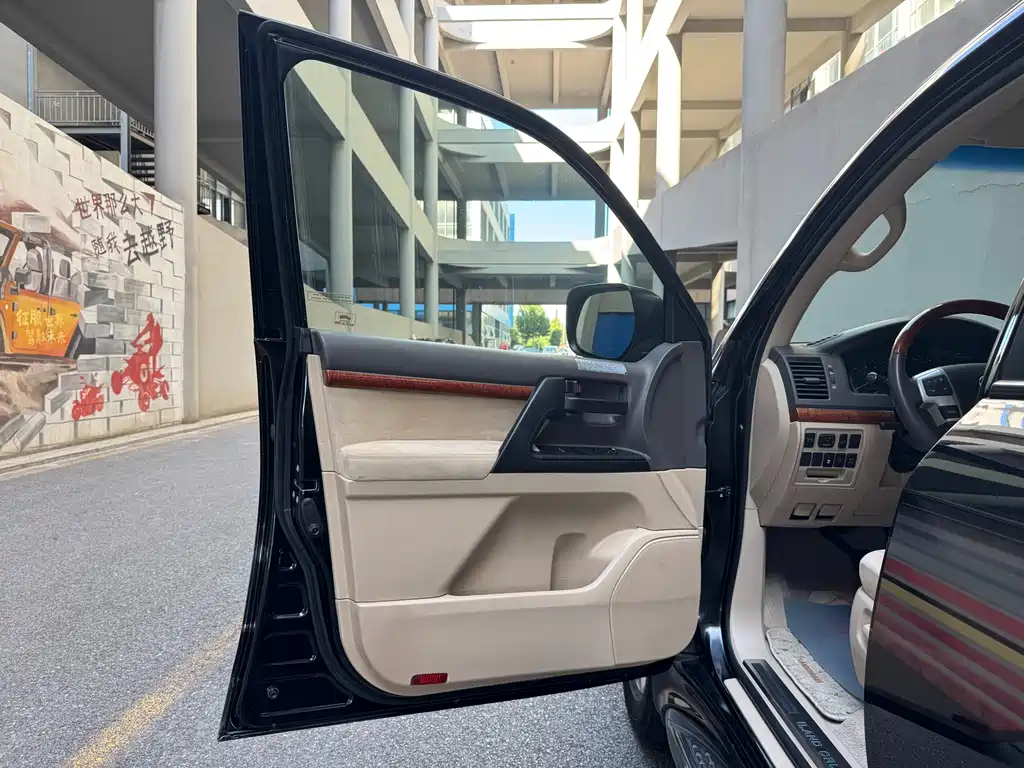 Toyota Land Cruiser — миниатюра 11
