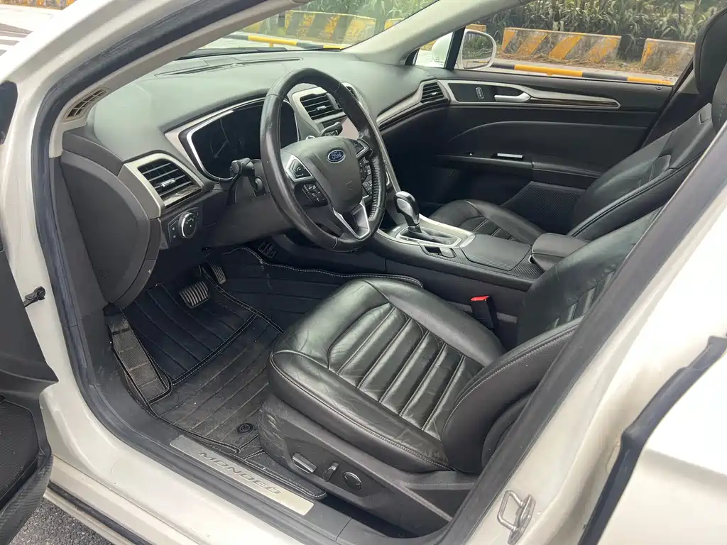Ford Mondeo — миниатюра 11
