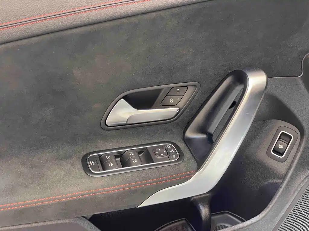 Mercedes-Benz CLA (Import) — миниатюра 9