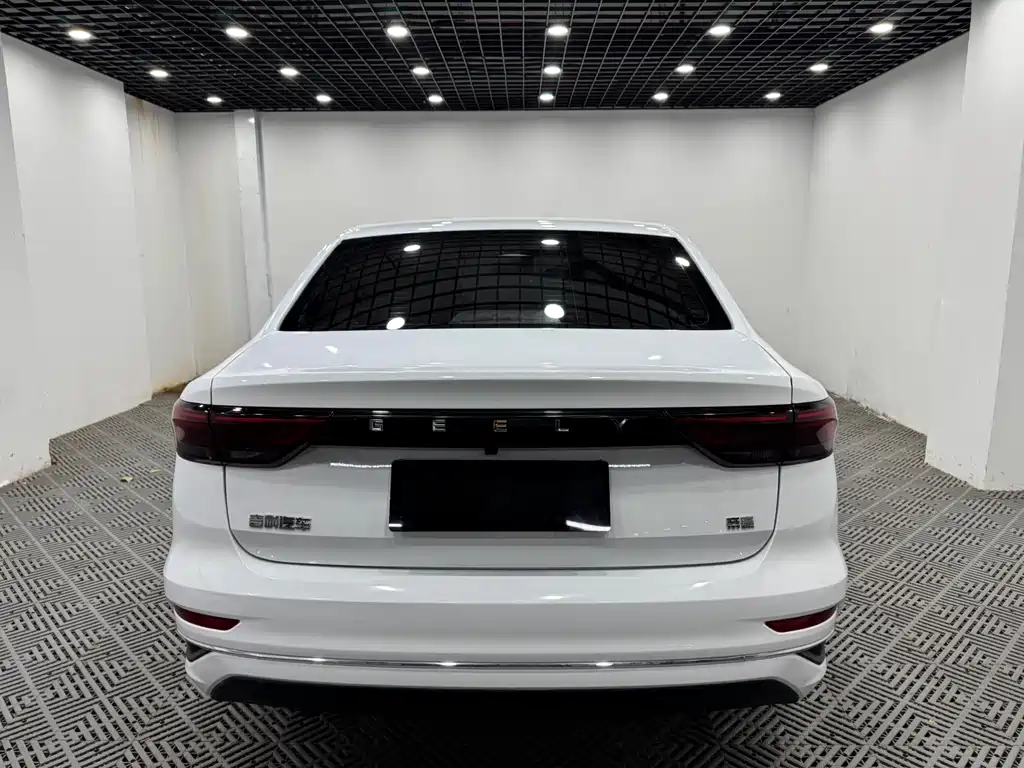 Geely Emgrand — миниатюра 8