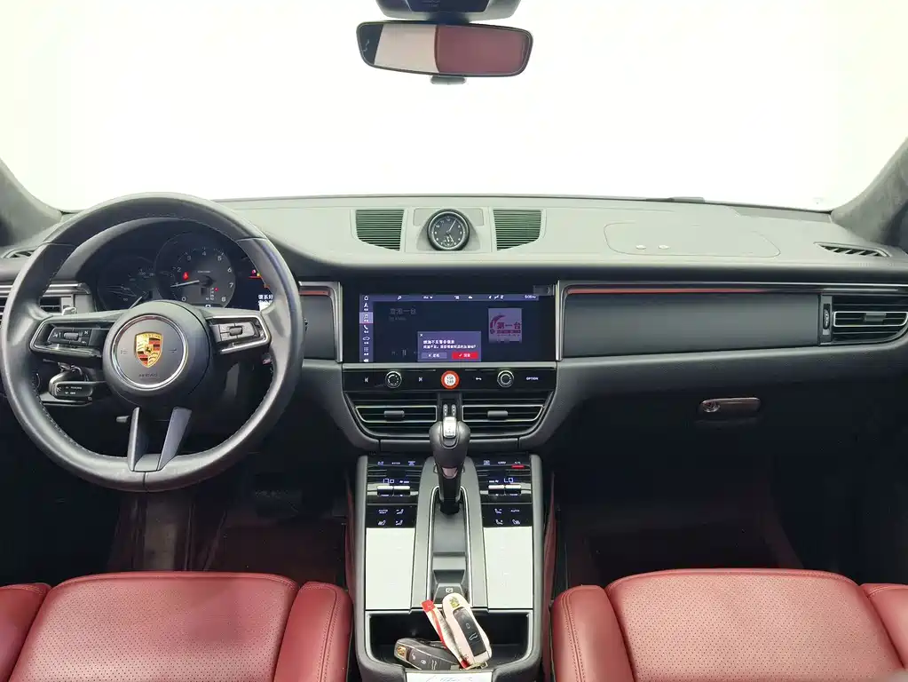 Porsche Macan — миниатюра 10