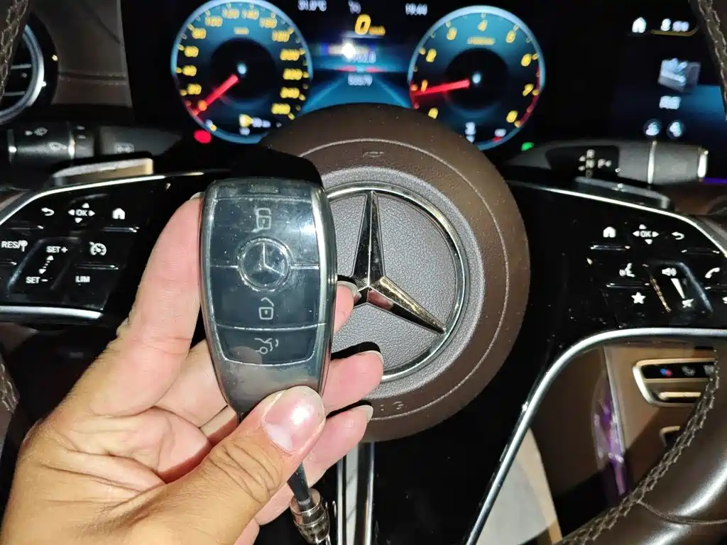 Mercedes-Benz E-Class — миниатюра 9