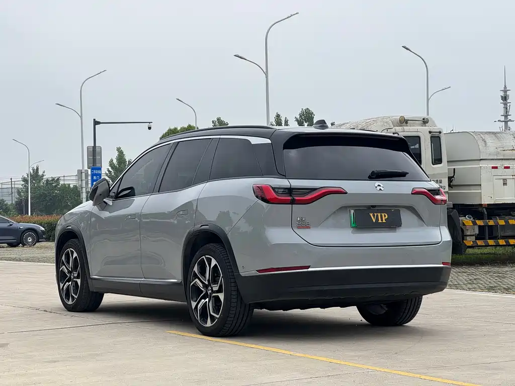 NIO ES8 2020 450KM мест