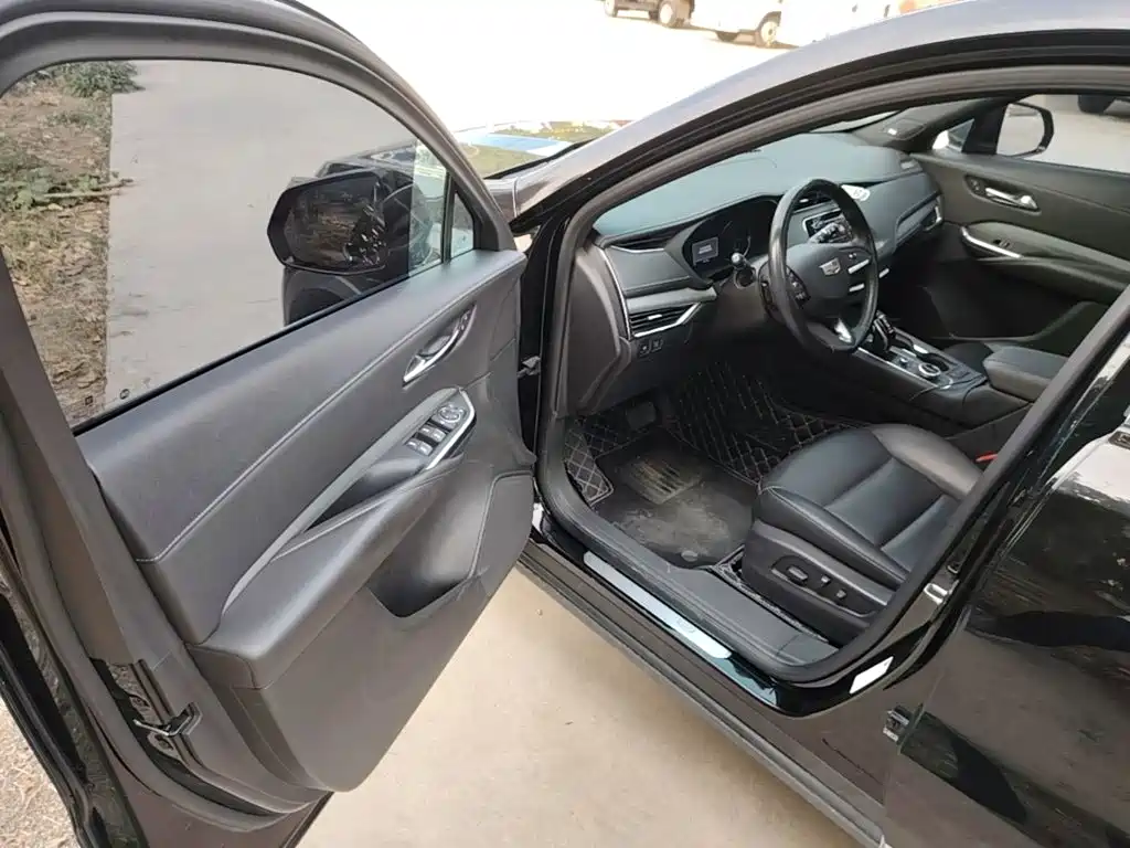 Cadillac XT4 — миниатюра 16