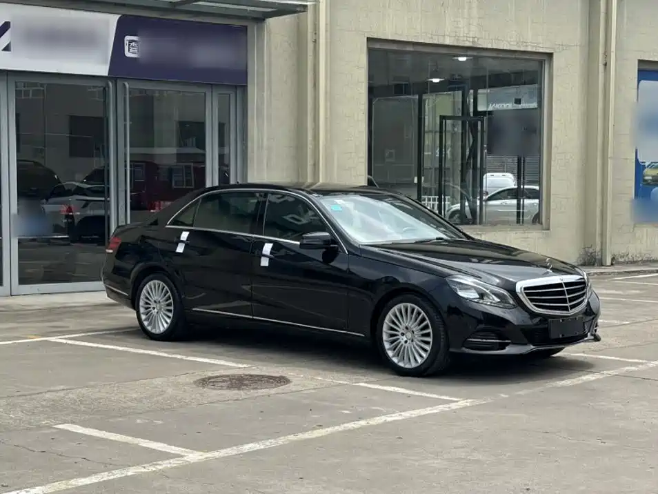 Mercedes-Benz E-Class — миниатюра 6