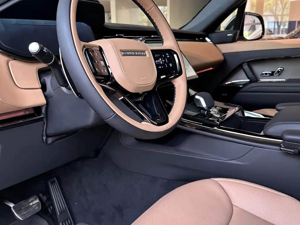 Land Rover Range Rover Sport 2026 400PS Dynamic SE