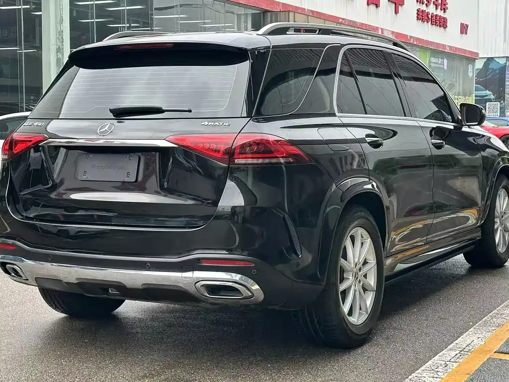 Mercedes-Benz GLE (Import) — миниатюра 10