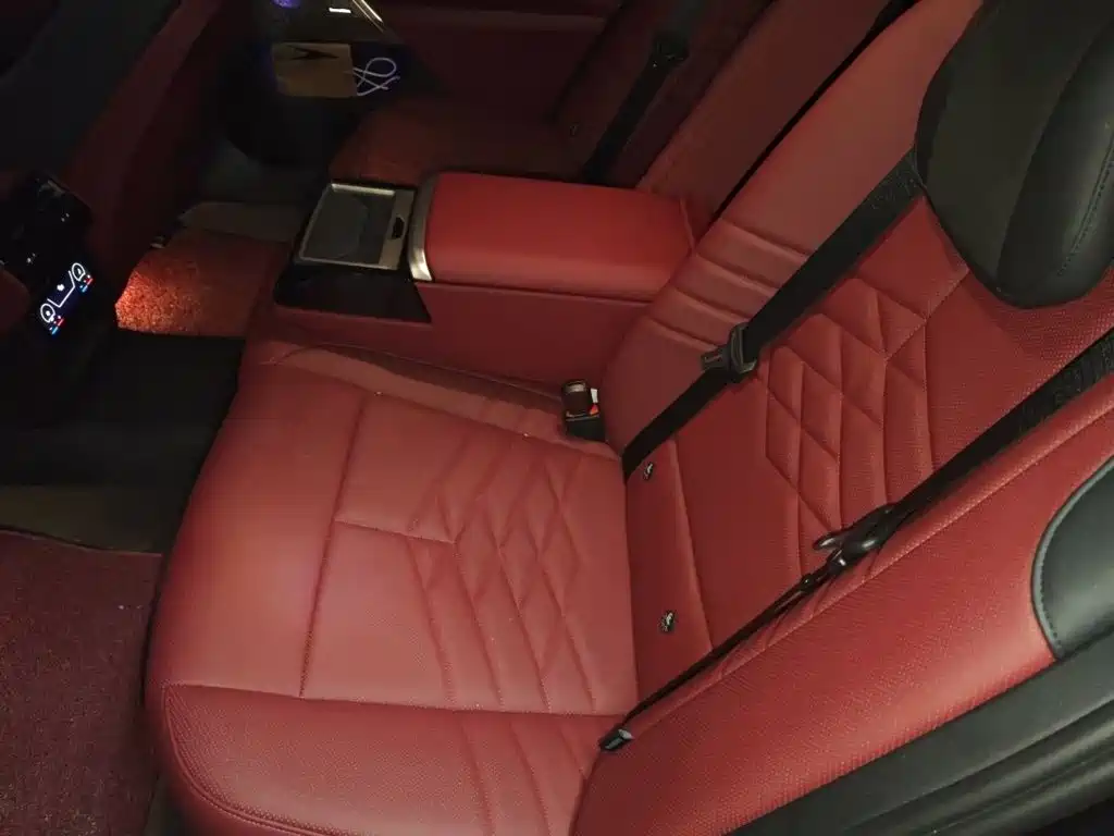 BMW 5 Series — миниатюра 15