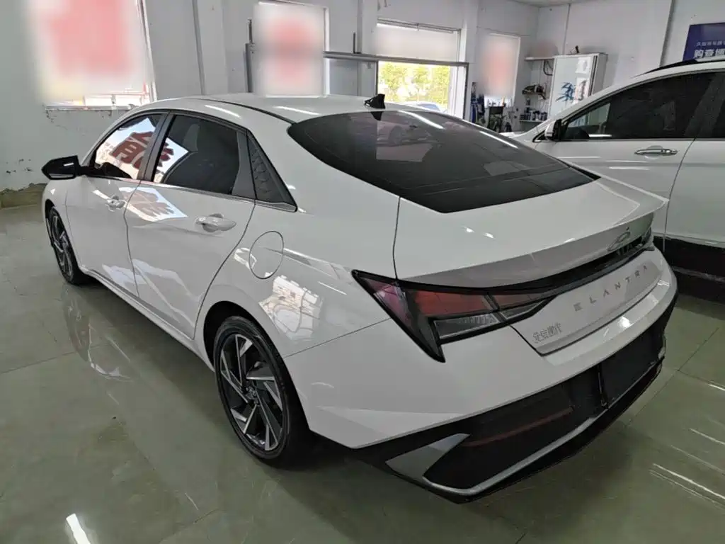 Hyundai Elantra — миниатюра 5
