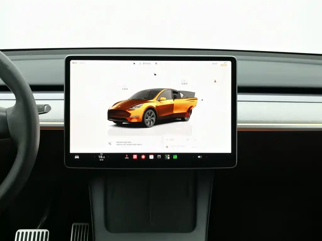 Tesla Model Y — миниатюра 12