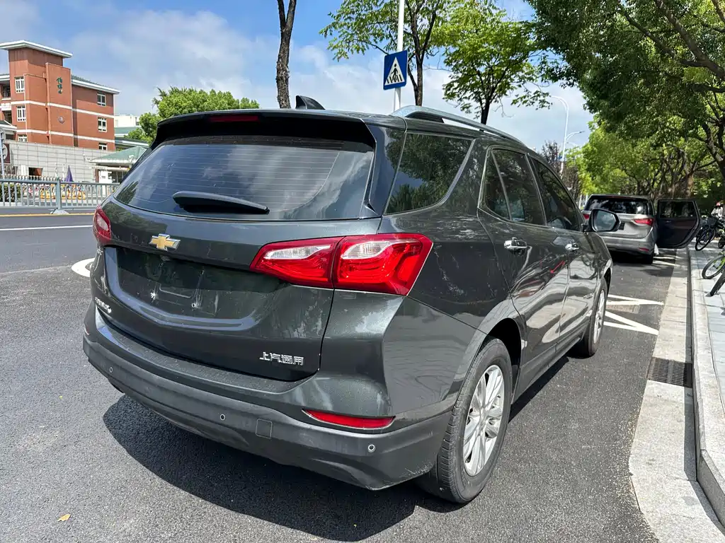 Chevrolet Equinox — миниатюра 5
