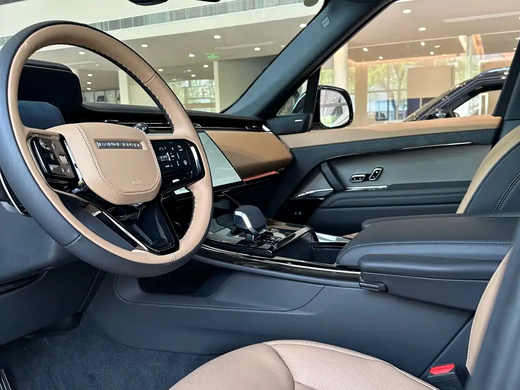 Land Rover Range Rover Sport 2026 400PS Dynamic SE