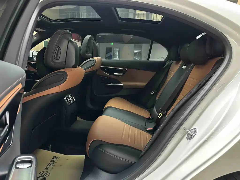 Mercedes-Benz C-Class — миниатюра 11