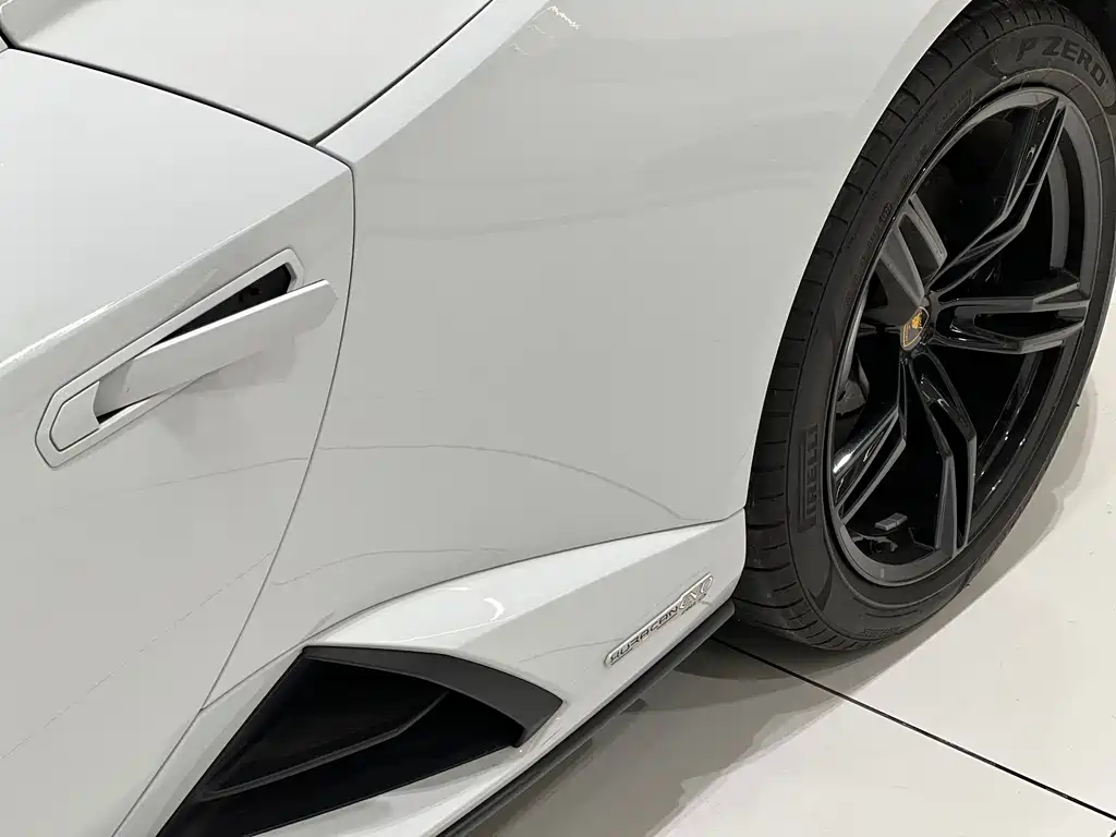 LAMBORGHINI HURACÁN