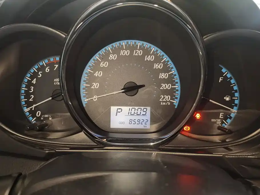Toyota Yaris L — миниатюра 14
