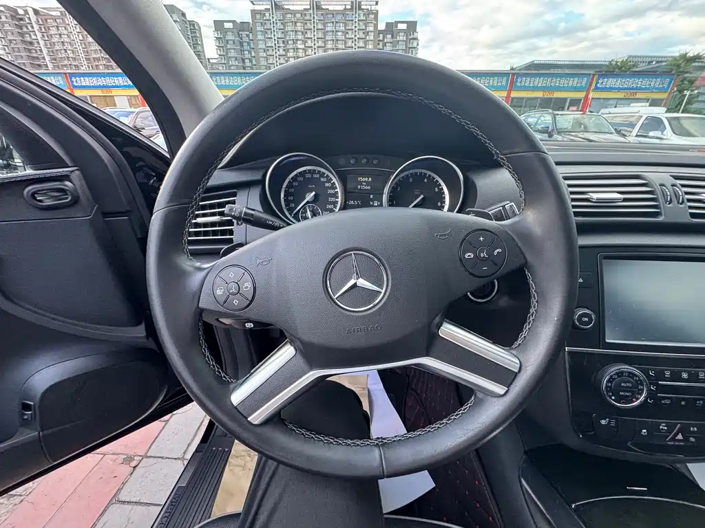 Mercedes-Benz R 2015 R 400 4MATIC