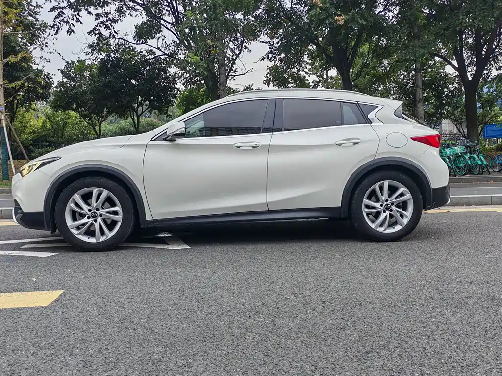 Infiniti QX30 — миниатюра 6