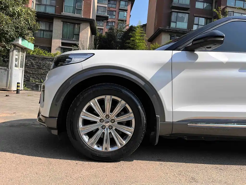 Ford Explorer — миниатюра 12