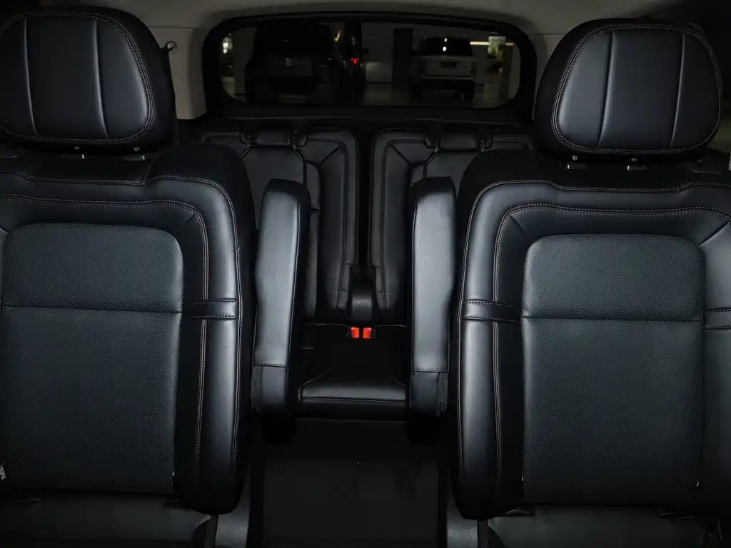 Lincoln Aviator — миниатюра 18