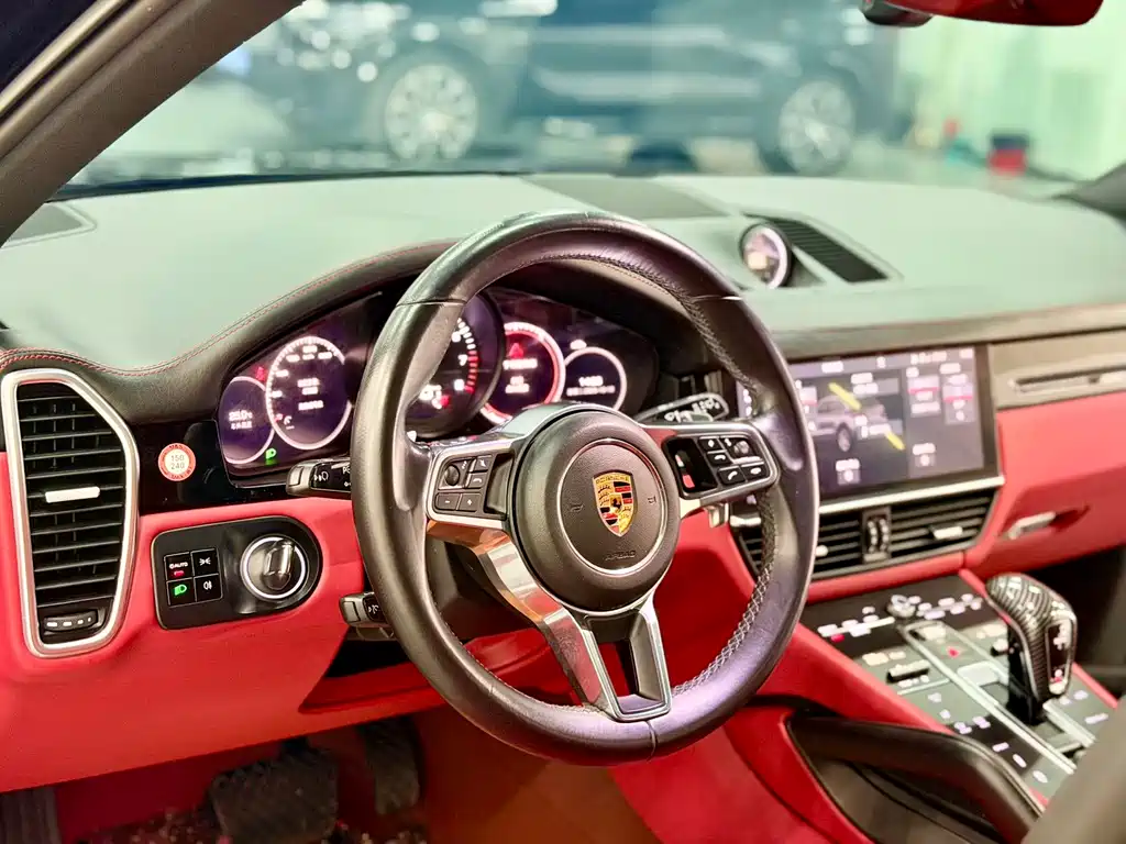 Porsche Cayenne — миниатюра 9
