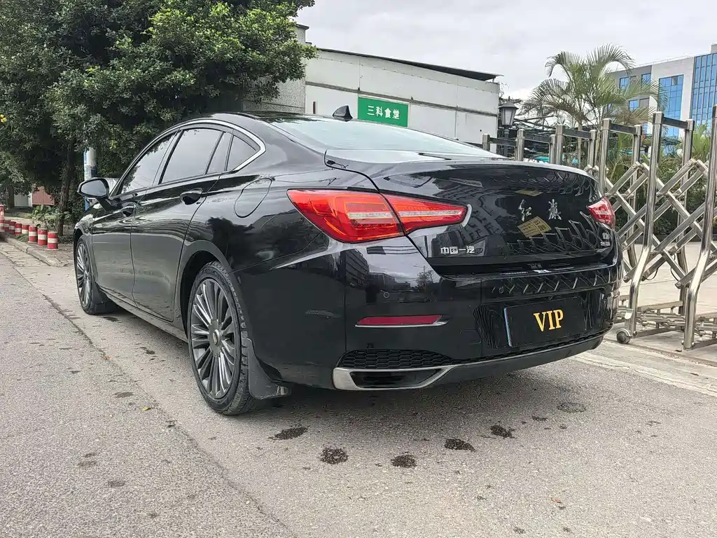 Hongqi Hongqi H5 — миниатюра 12
