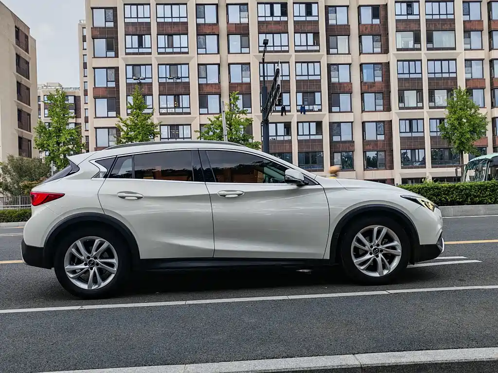 Infiniti QX30 — миниатюра 7