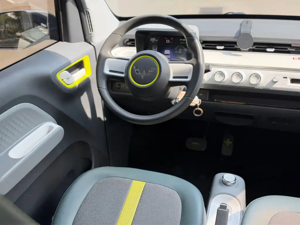 Wuling MINIEV — миниатюра 4