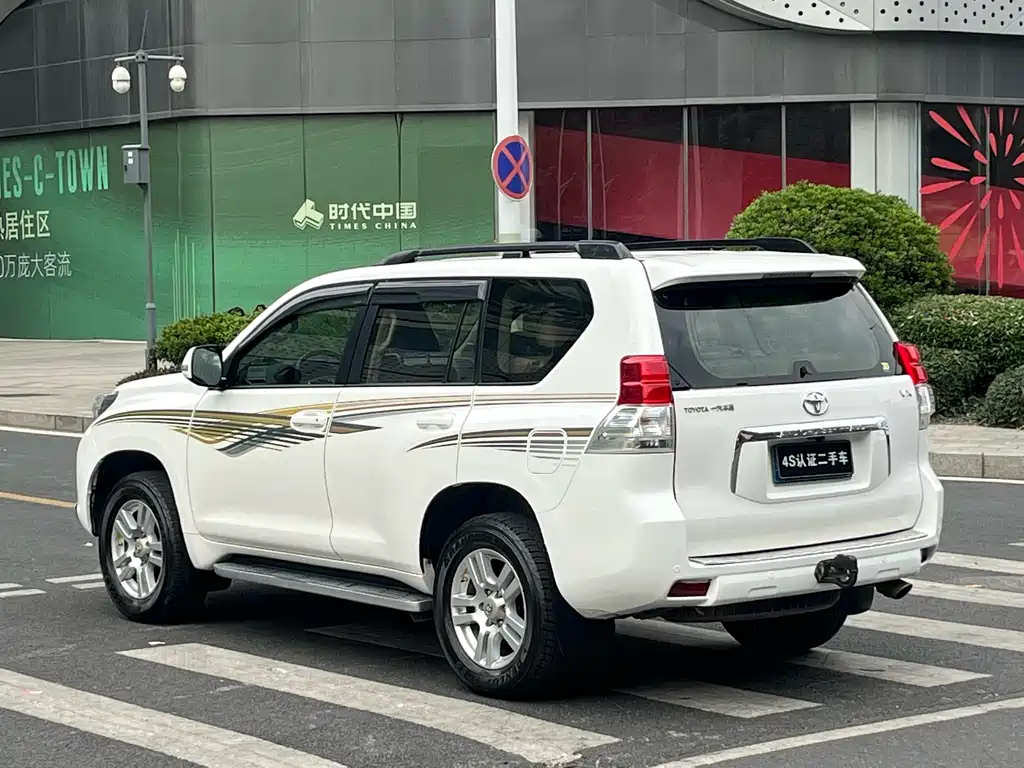 Toyota Land Cruiser Prado 2010 4.0L AT VX NAVI