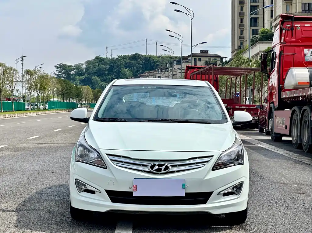 Hyundai Ruiyi 1.4L Manual GLX, фото 2
