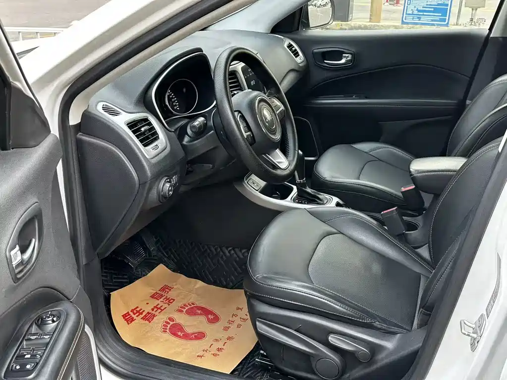 Jeep Compass — миниатюра 5