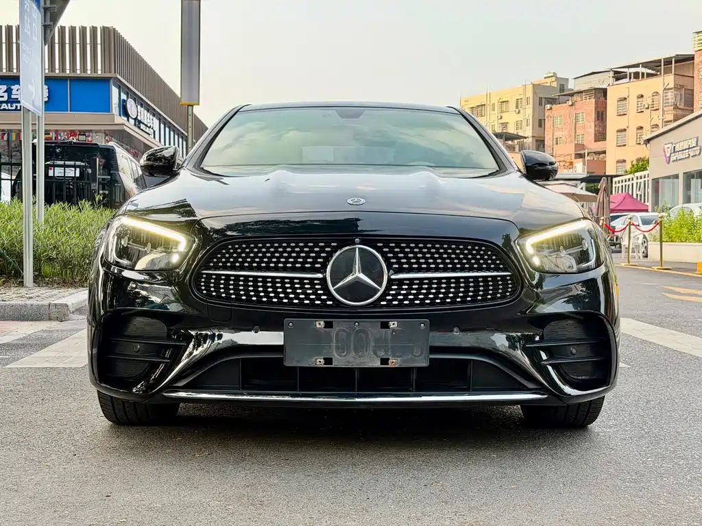 Mercedes-Benz E-Class — миниатюра 2
