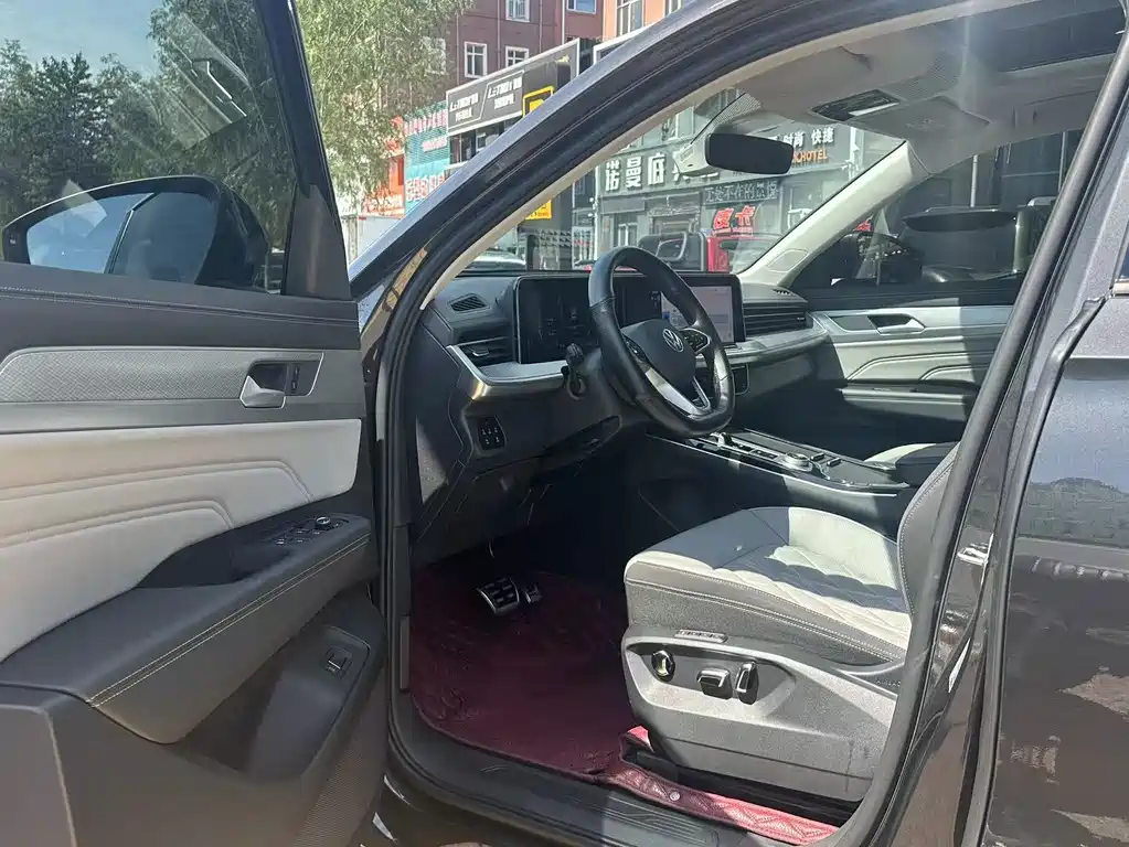 Volkswagen Tavendor 2024 380TSI R-Line
