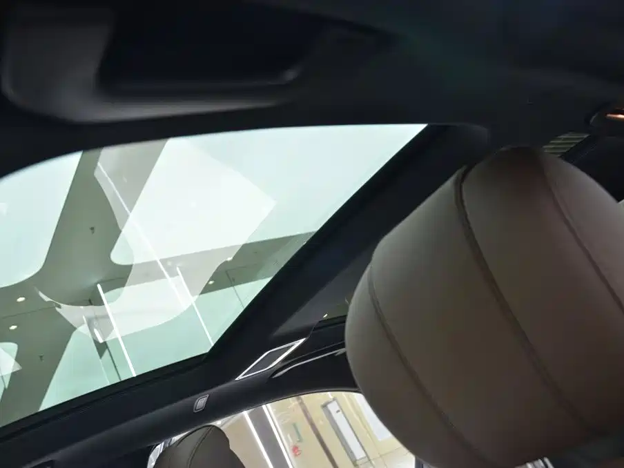 Mercedes-Benz S-Class — миниатюра 12