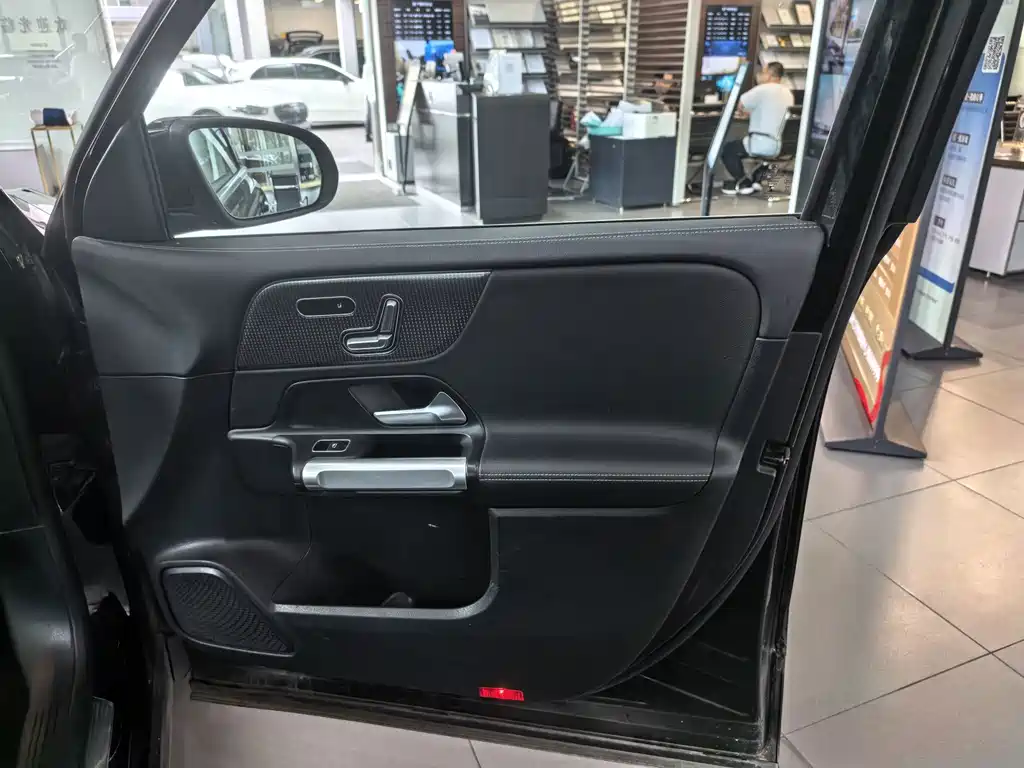 Mercedes-Benz EQB — миниатюра 9