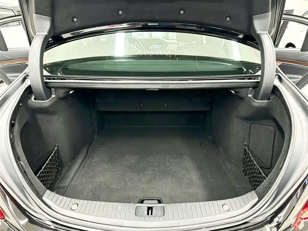 Mercedes-Benz S-Class — миниатюра 21