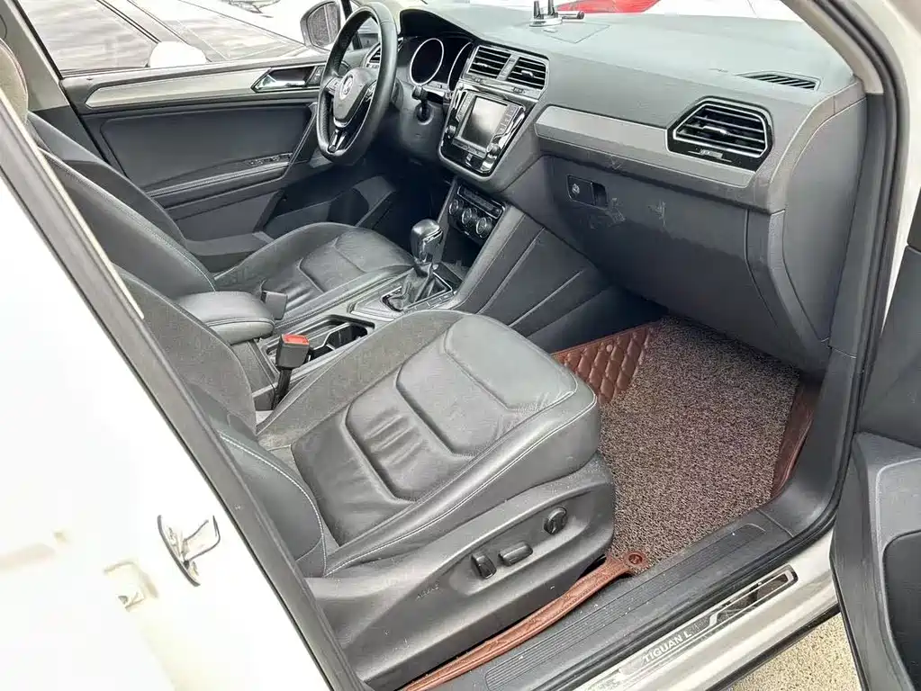 Volkswagen Tiguan L — миниатюра 8