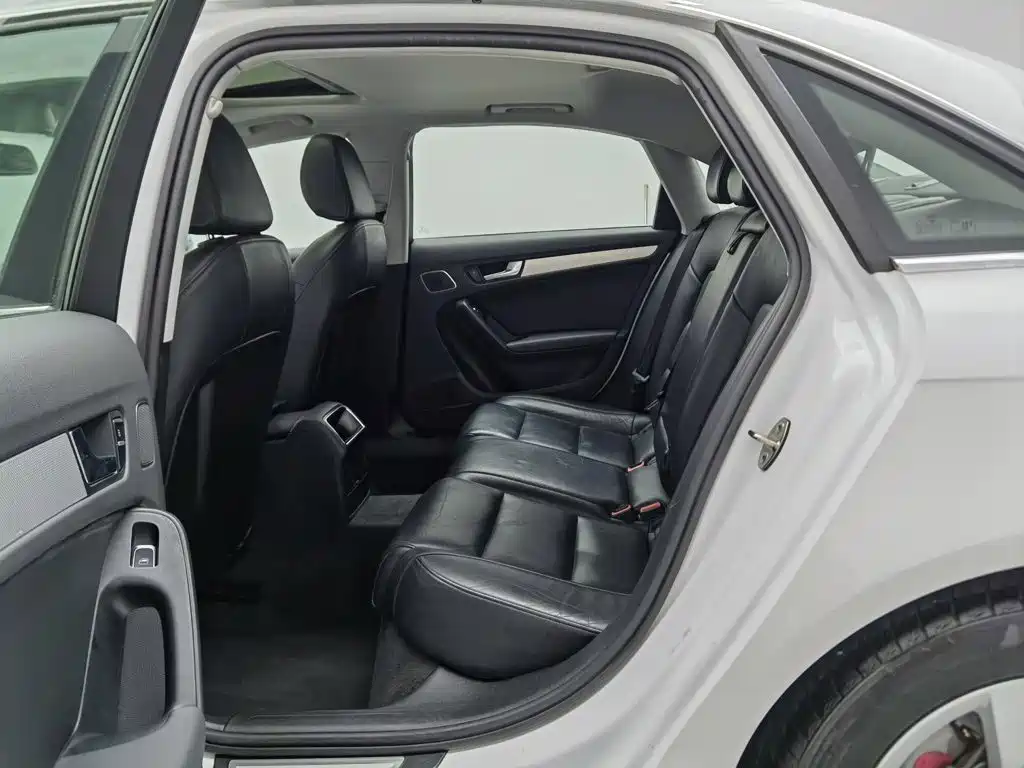Audi A4L — миниатюра 15