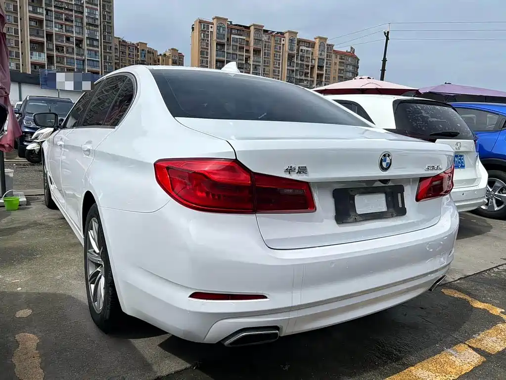 BMW 5 Series — миниатюра 3