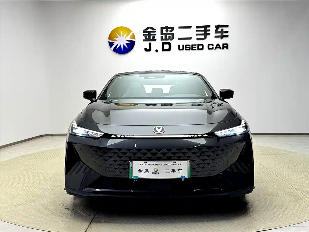 CHANGAN  UNI V SMART IDD