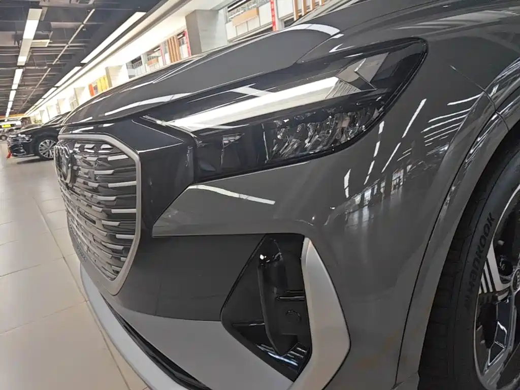 Audi Q4 e-tron — миниатюра 24