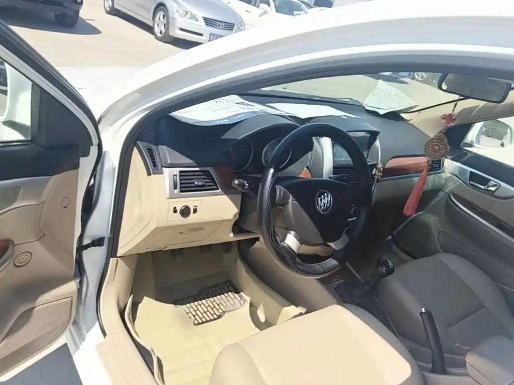 Buick Excelle — миниатюра 10