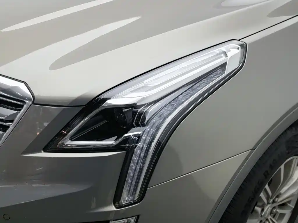 Cadillac XT5 — миниатюра 7