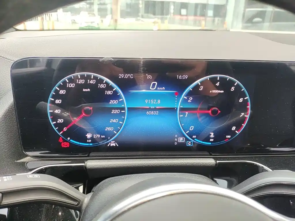 Mercedes-Benz GLA — миниатюра 12